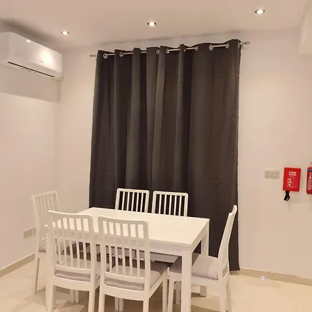 - Lovely 3 Bedroom Unit Apartment Tarxien