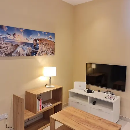 - Lovely 3 Bedroom Unit Apartment